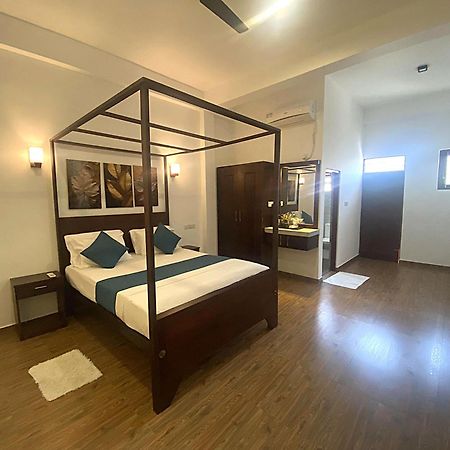 Sea Pink Residence Bentota Bagian luar foto