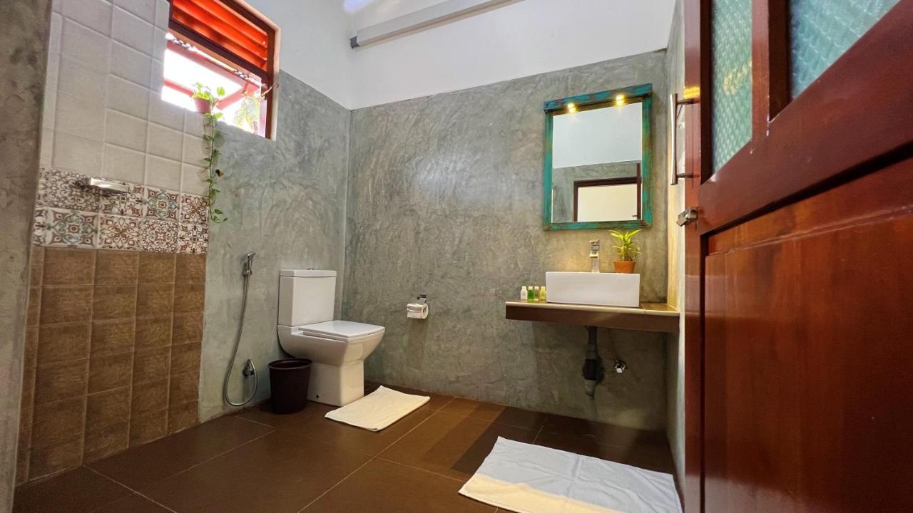 Sea Pink Residence Bentota Bagian luar foto