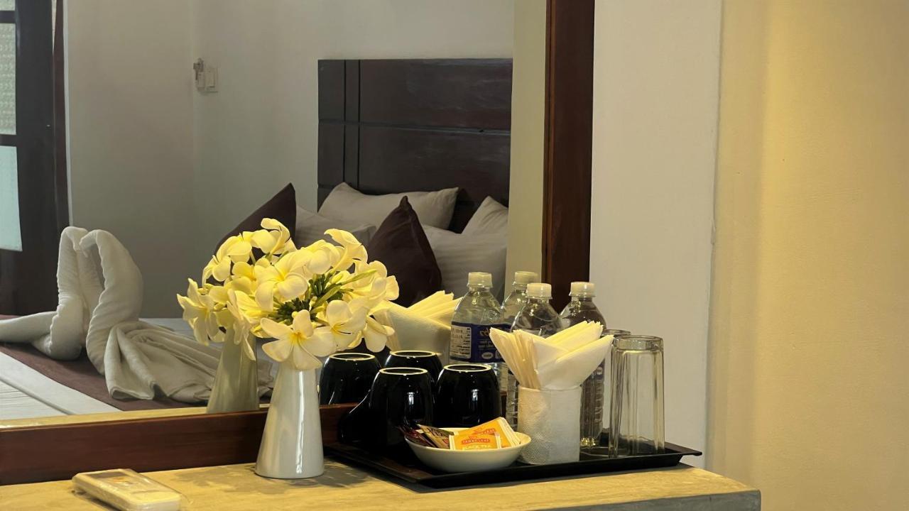Sea Pink Residence Bentota Bagian luar foto