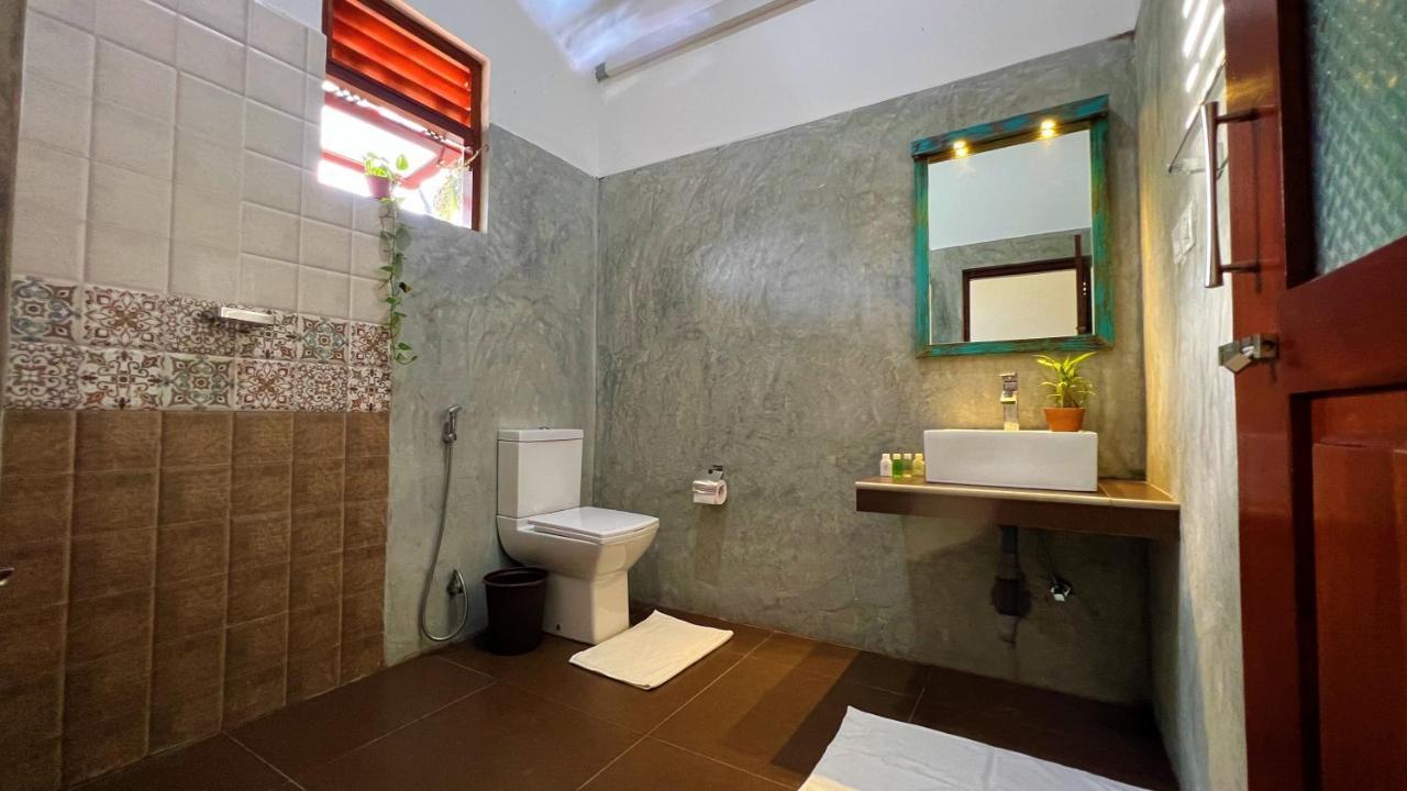 Sea Pink Residence Bentota Bagian luar foto