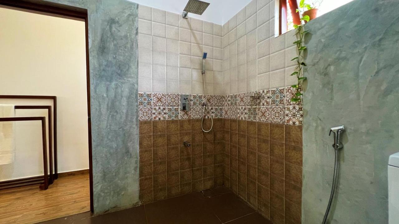Sea Pink Residence Bentota Bagian luar foto
