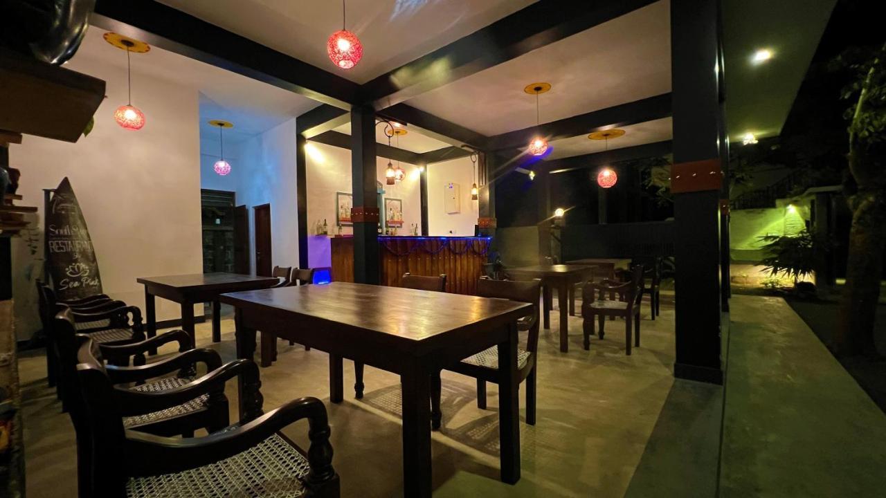 Sea Pink Residence Bentota Bagian luar foto