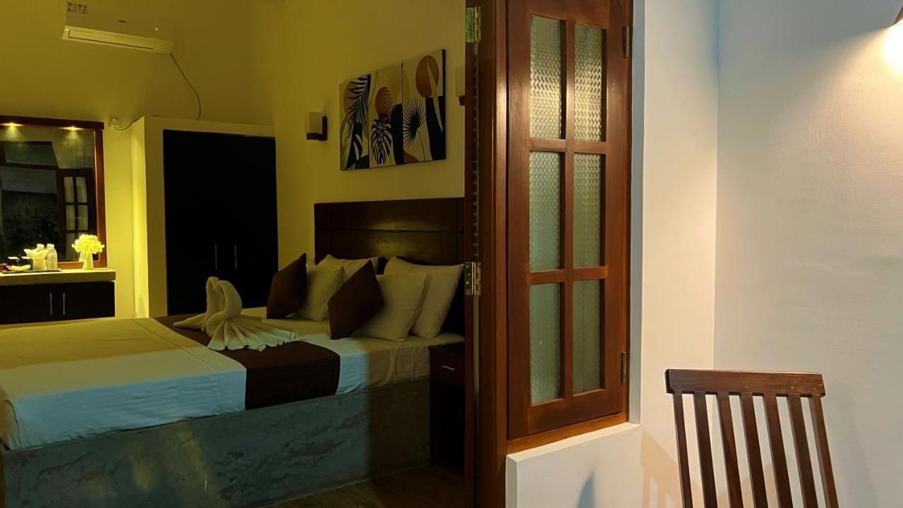 Sea Pink Residence Bentota Bagian luar foto
