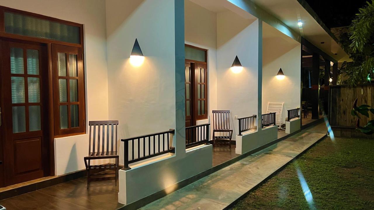 Sea Pink Residence Bentota Bagian luar foto