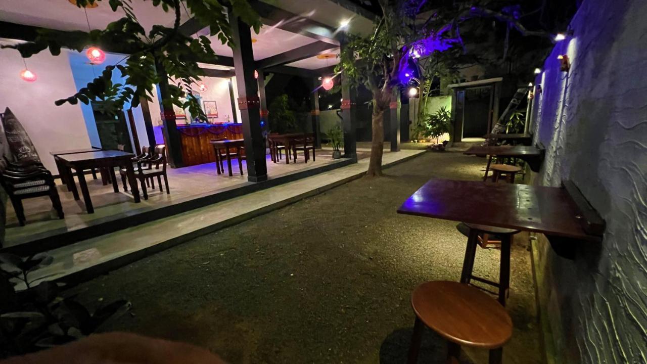 Sea Pink Residence Bentota Bagian luar foto