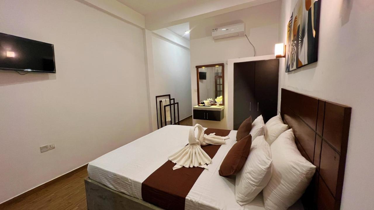 Sea Pink Residence Bentota Bagian luar foto