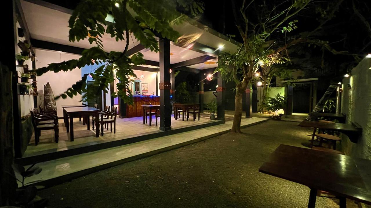 Sea Pink Residence Bentota Bagian luar foto