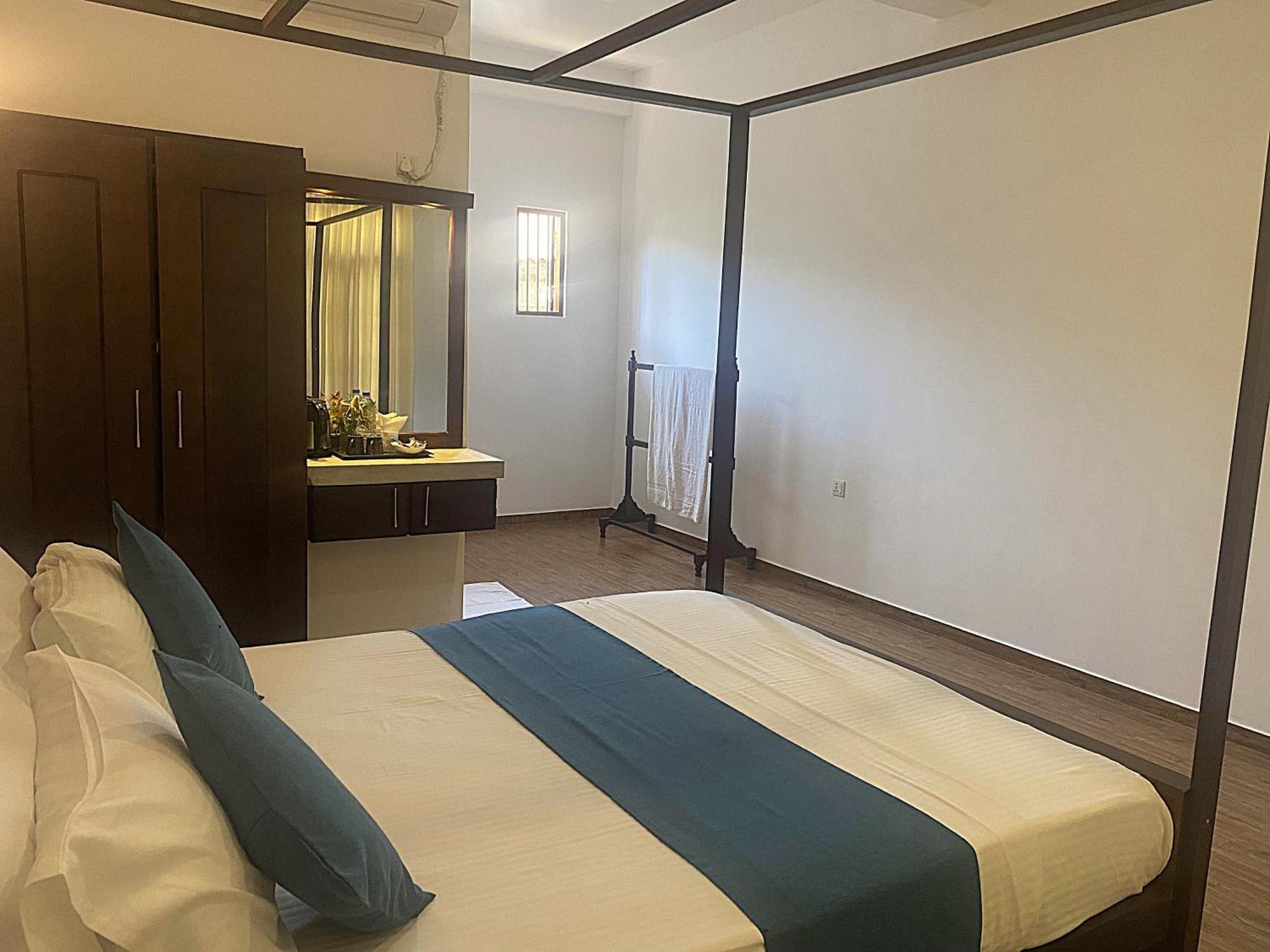 Sea Pink Residence Bentota Bagian luar foto